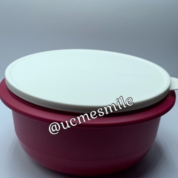 Tupperware Ultimate Mixing Bowls Set of (3) with Lids - Picture 9 of 13